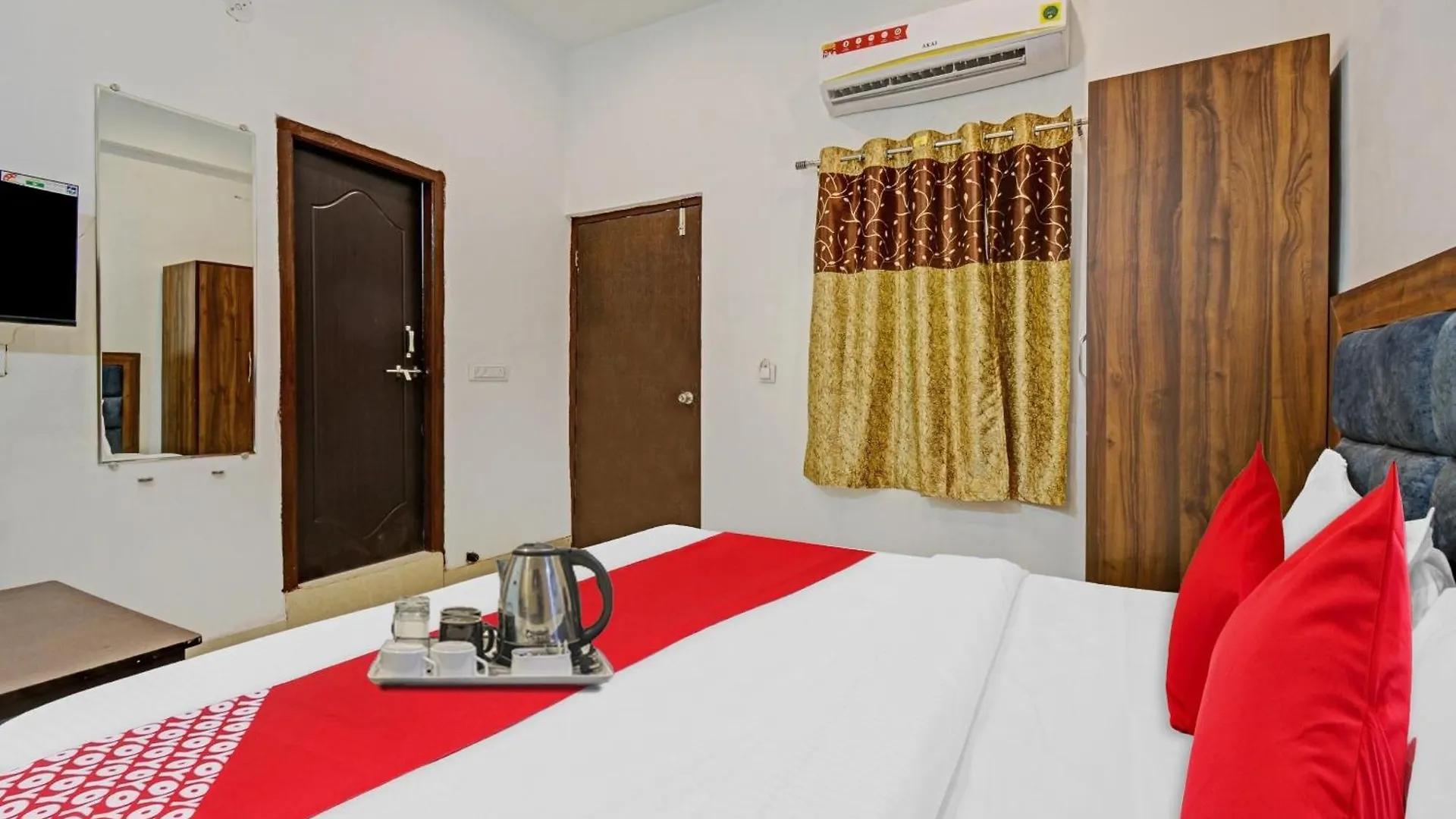 Hotel O Padharo Saa Udaipur 4*,
